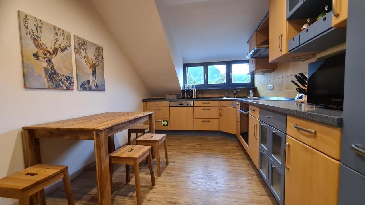 Bunter Hirsch Ferienwohnung Im Garmischer Zentrum Exterior photo